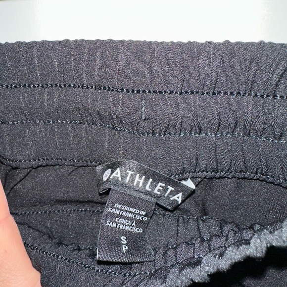 ATHLETA NWT Endeavor Relaxed Pant. Black so comfortable drawstring waist - Picture 6 of 10
